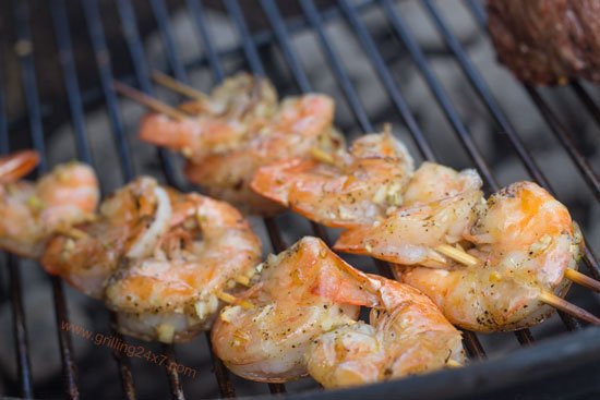 Grilled garlic shrimp recipe - on the grill - grilling24x7