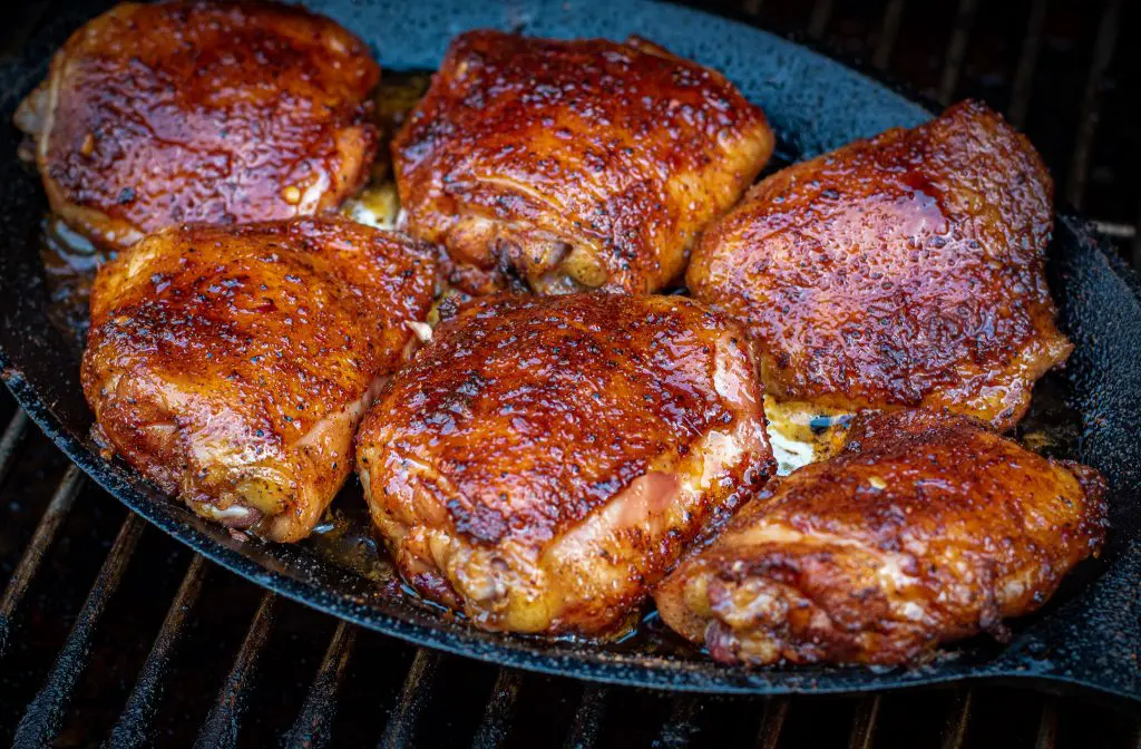dry rubbed chicken thigh smoked on rectec rt-700 pellet grill