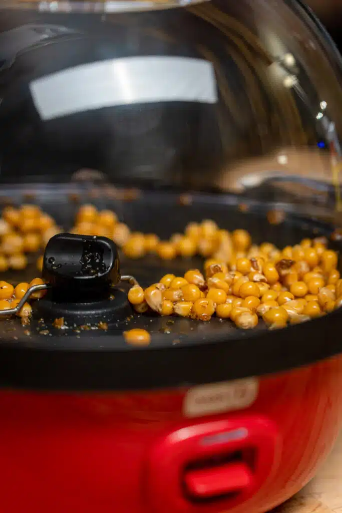 dash popcorn maker spinning with kernels inside