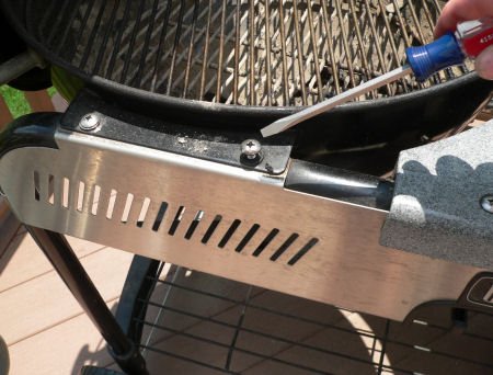 How to clean a charcoal grill