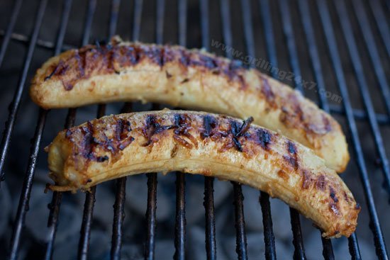 Grilled bananas with coconut - Grilling24x7.com