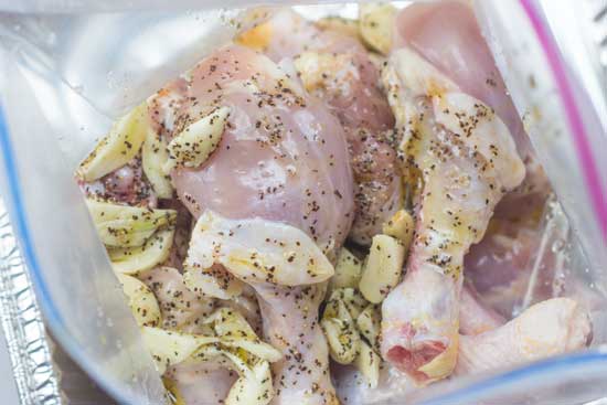 Grilled chicken marinade with garlic and black pepper - Tender and tasty grilled chicken - grilling24x7.com
